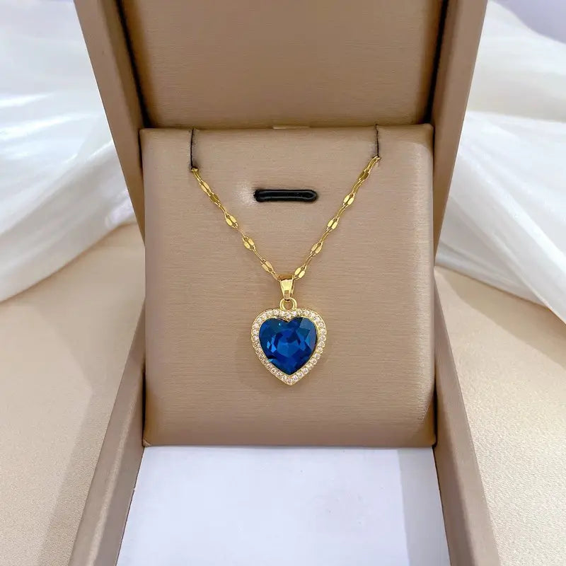Jaselle Vireyne Gold Necklace