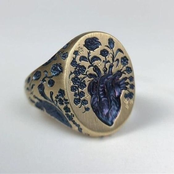 Vintage Hand Engraved Blue Floral Gold Ring