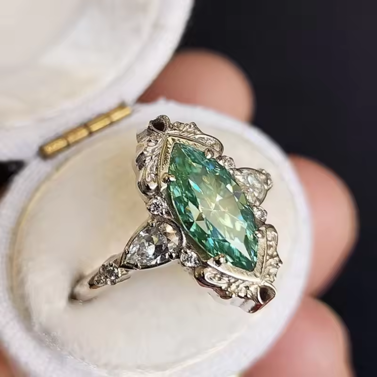 Vaelira Thornewyn Ring