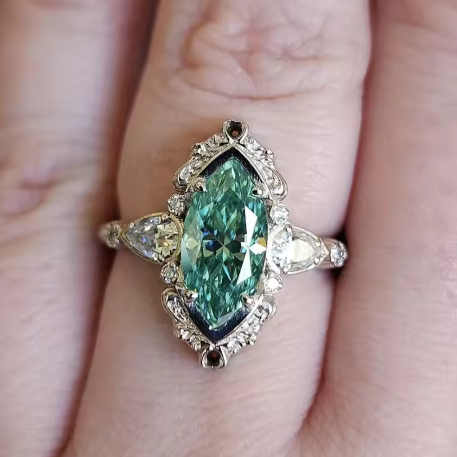 Vaelira Thornewyn Ring