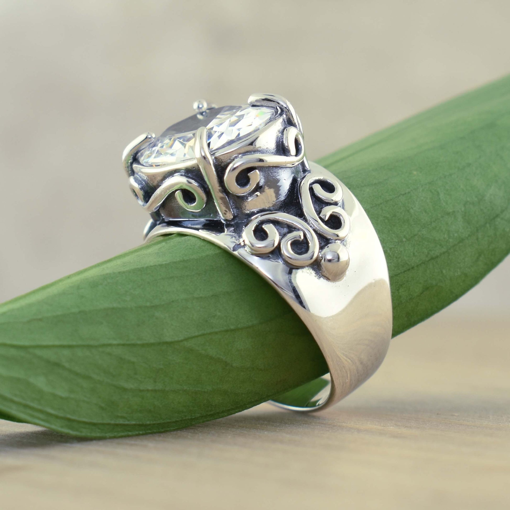 Vintage Single Stone Eye Candy Silver Ring