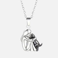 Hug pendant necklace